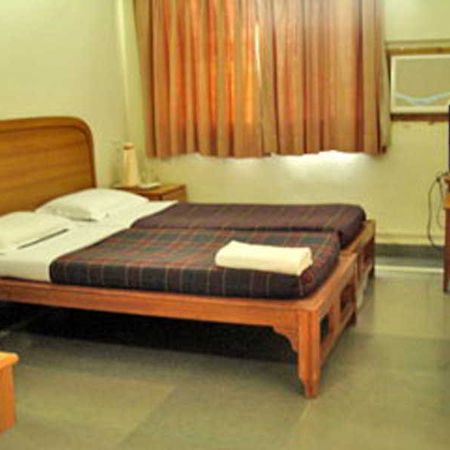Meru Hotel Pune Exterior photo